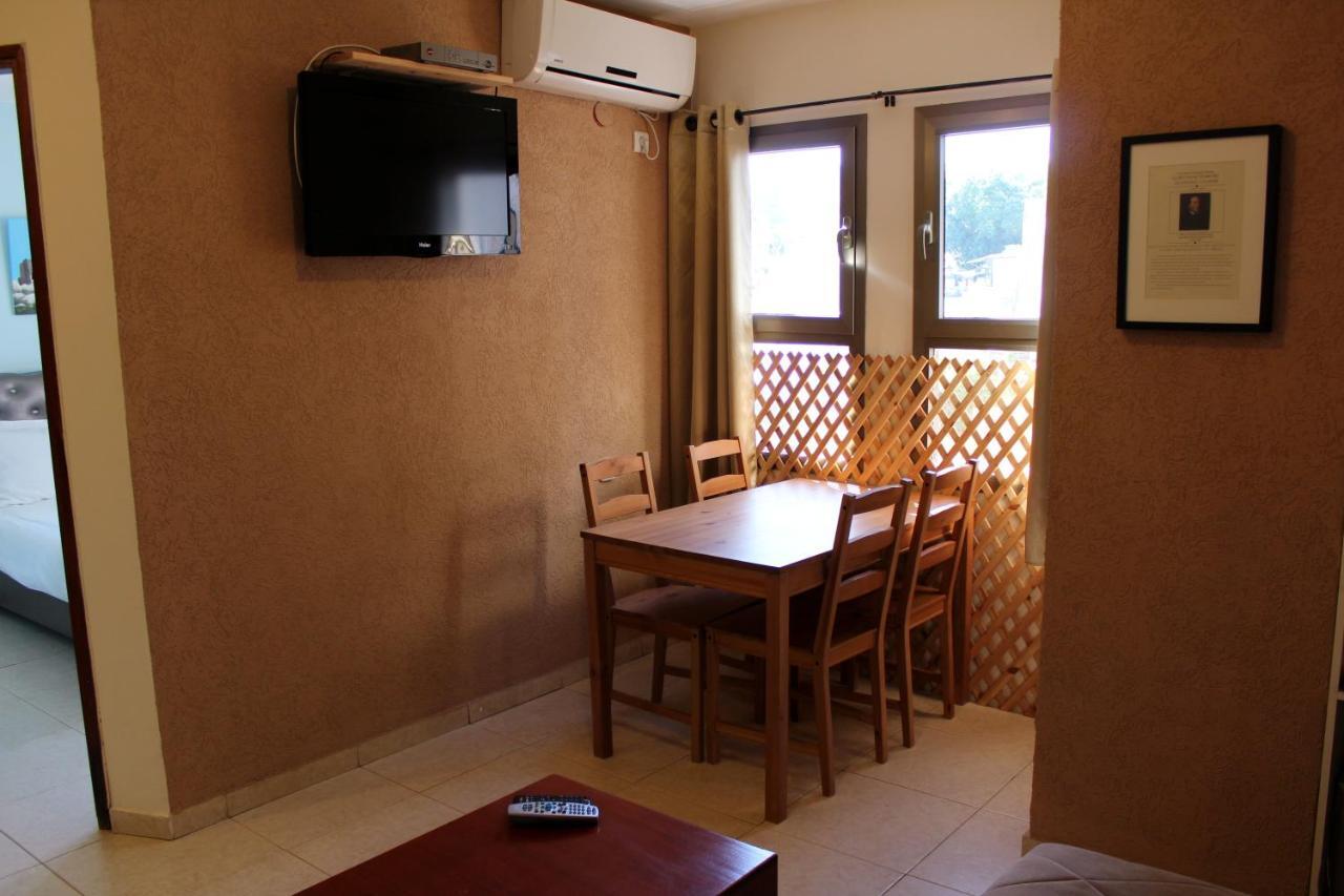 مبيت وإفطار بيت دجن Aliyah Return Center الغرفة الصورة